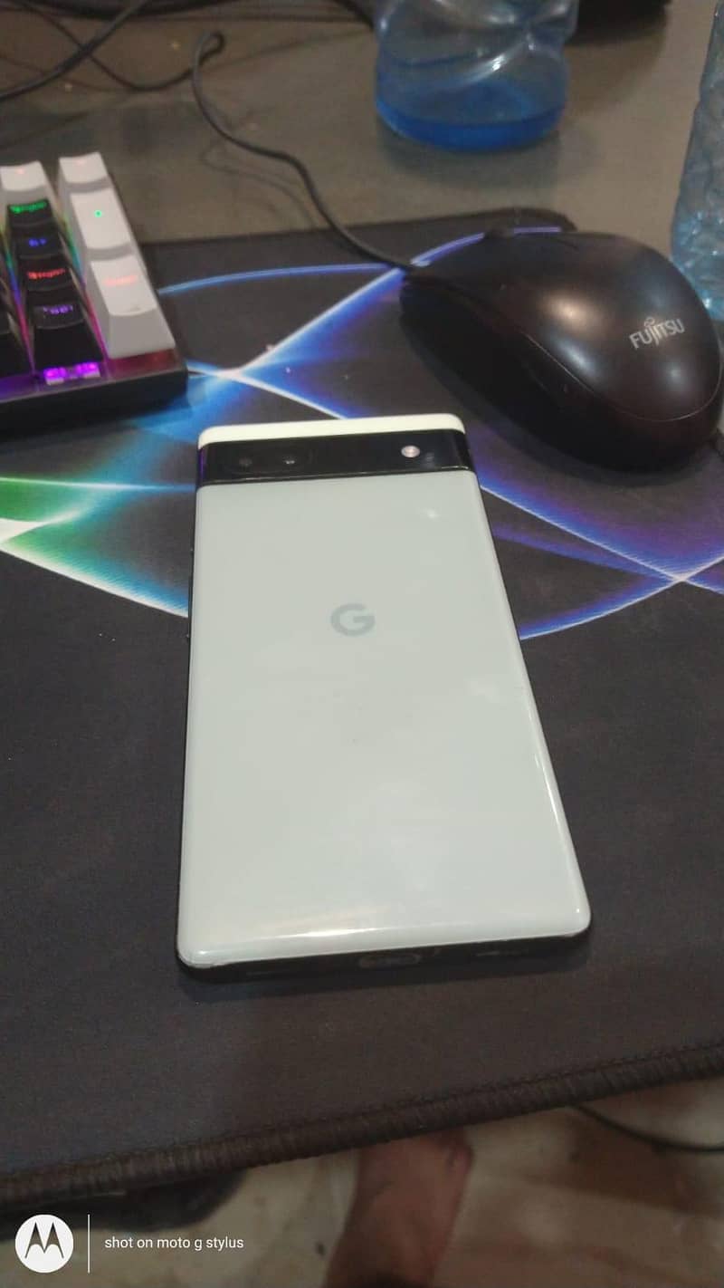 Google Pixel 6a 11