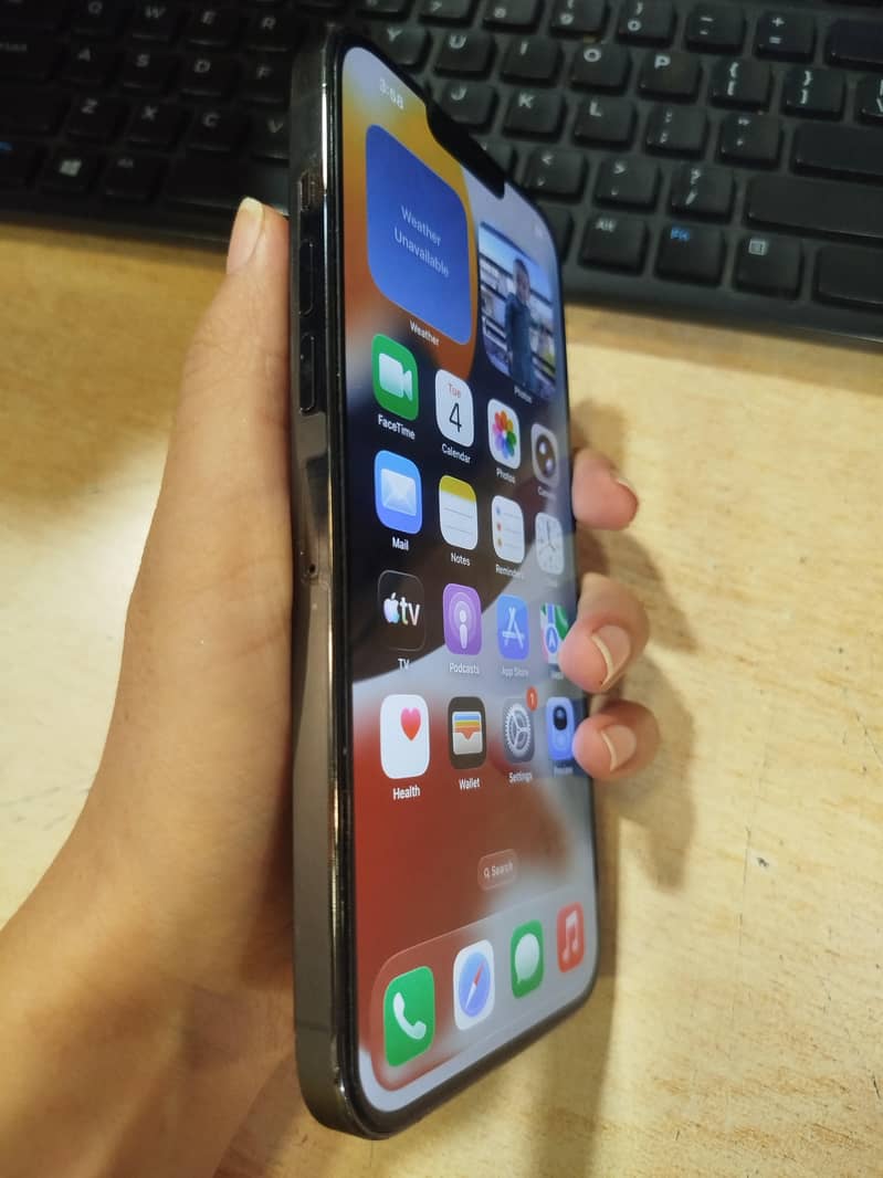 Apple iPhone 13 Pro Max 0