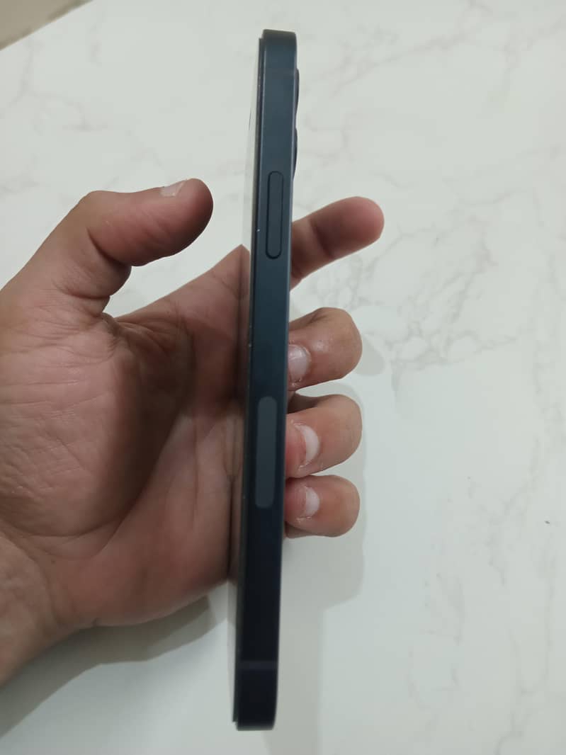 Apple iPhone 12 1