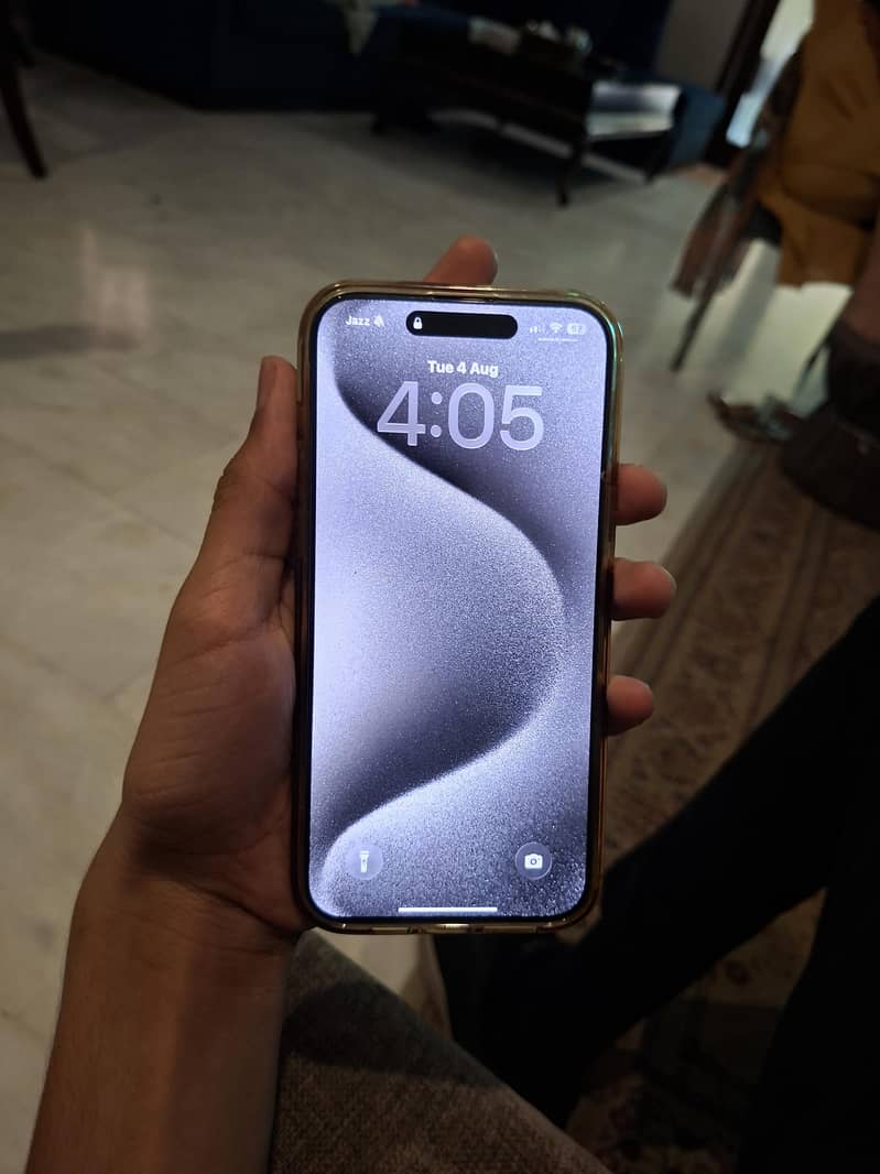 Apple iPhone 15 Pro Max 0
