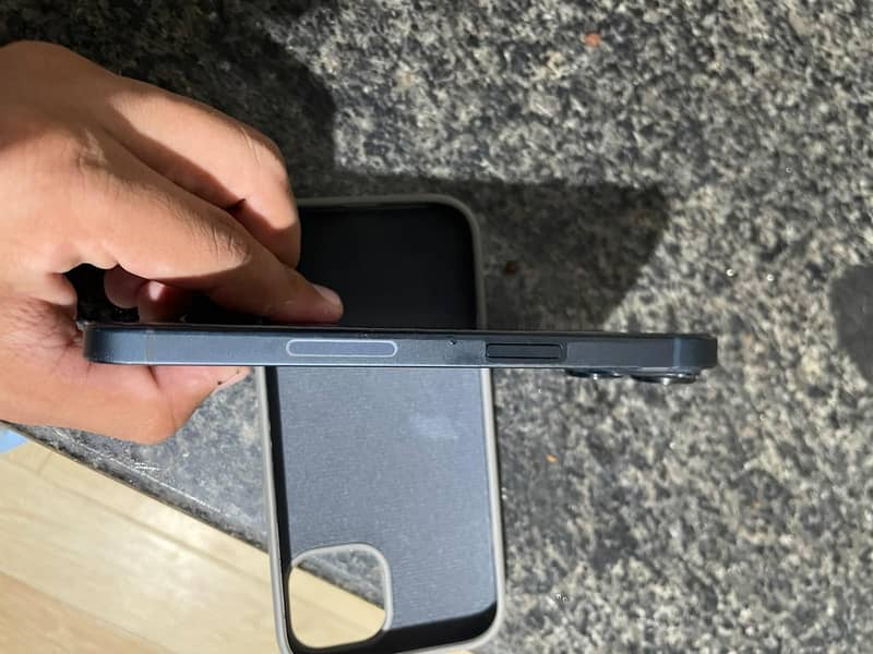 Apple iPhone 14 3