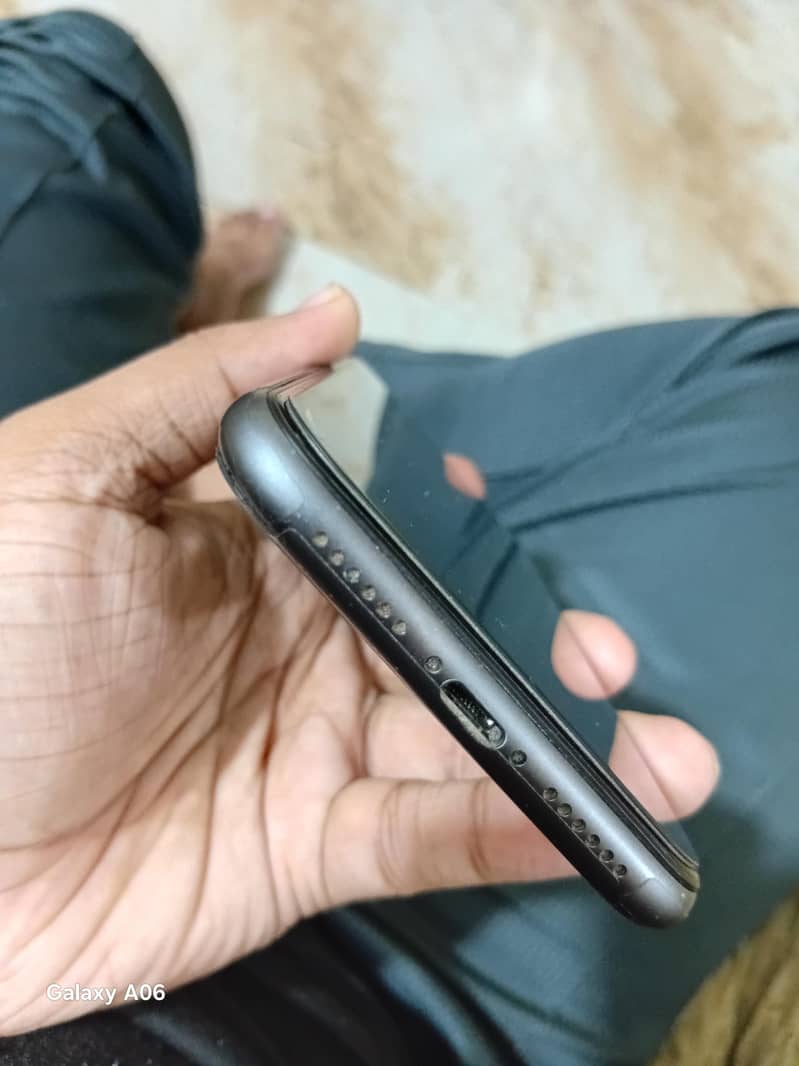 Apple iPhone 11 3