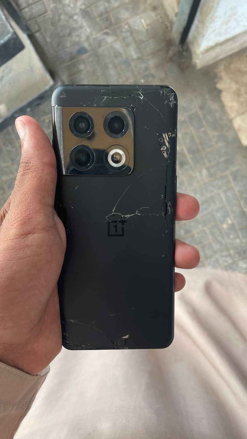 One Plus 10 Pro 1