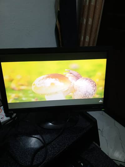 ye monitor dono cheezo ke Liya istamal ho jata ha LCD and led