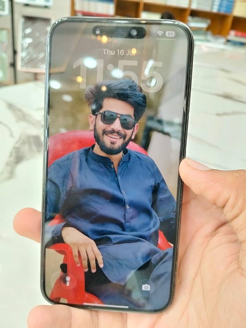 Apple iPhone 15 Pro Max 4