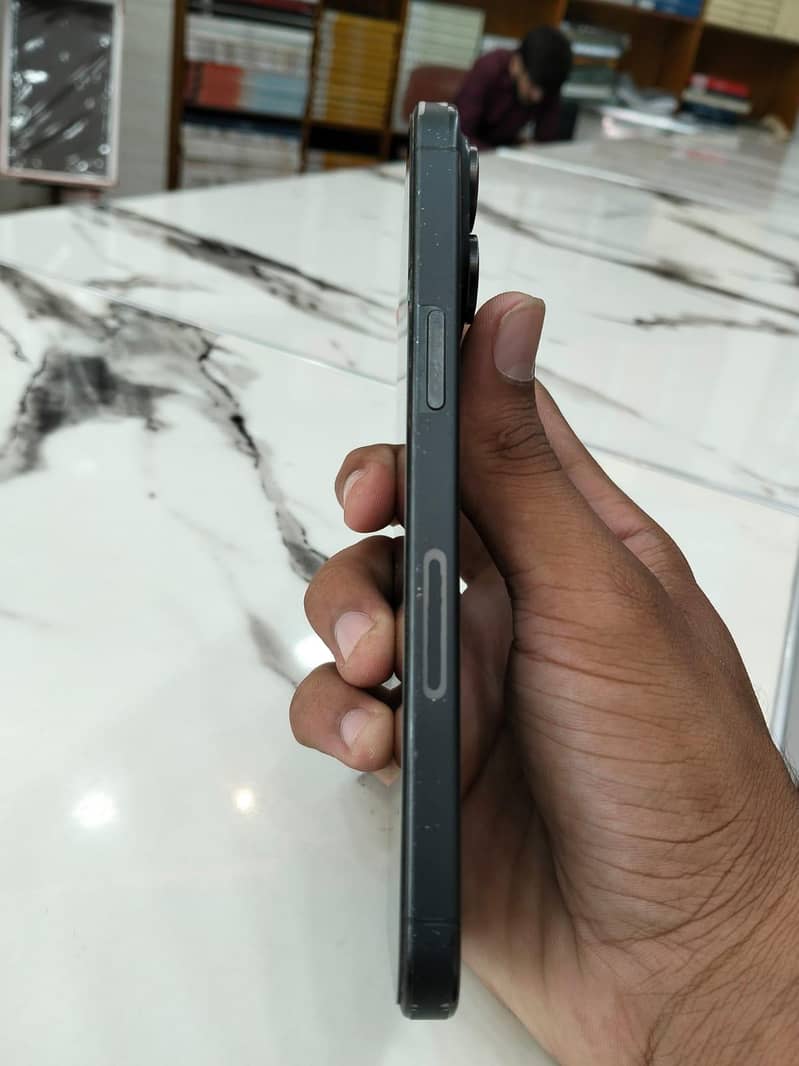 Apple iPhone 15 Pro Max 5