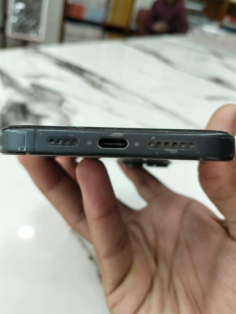 Apple iPhone 15 Pro Max 6