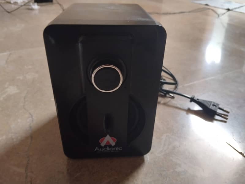 AUDIONIC speakers (almost new) 3