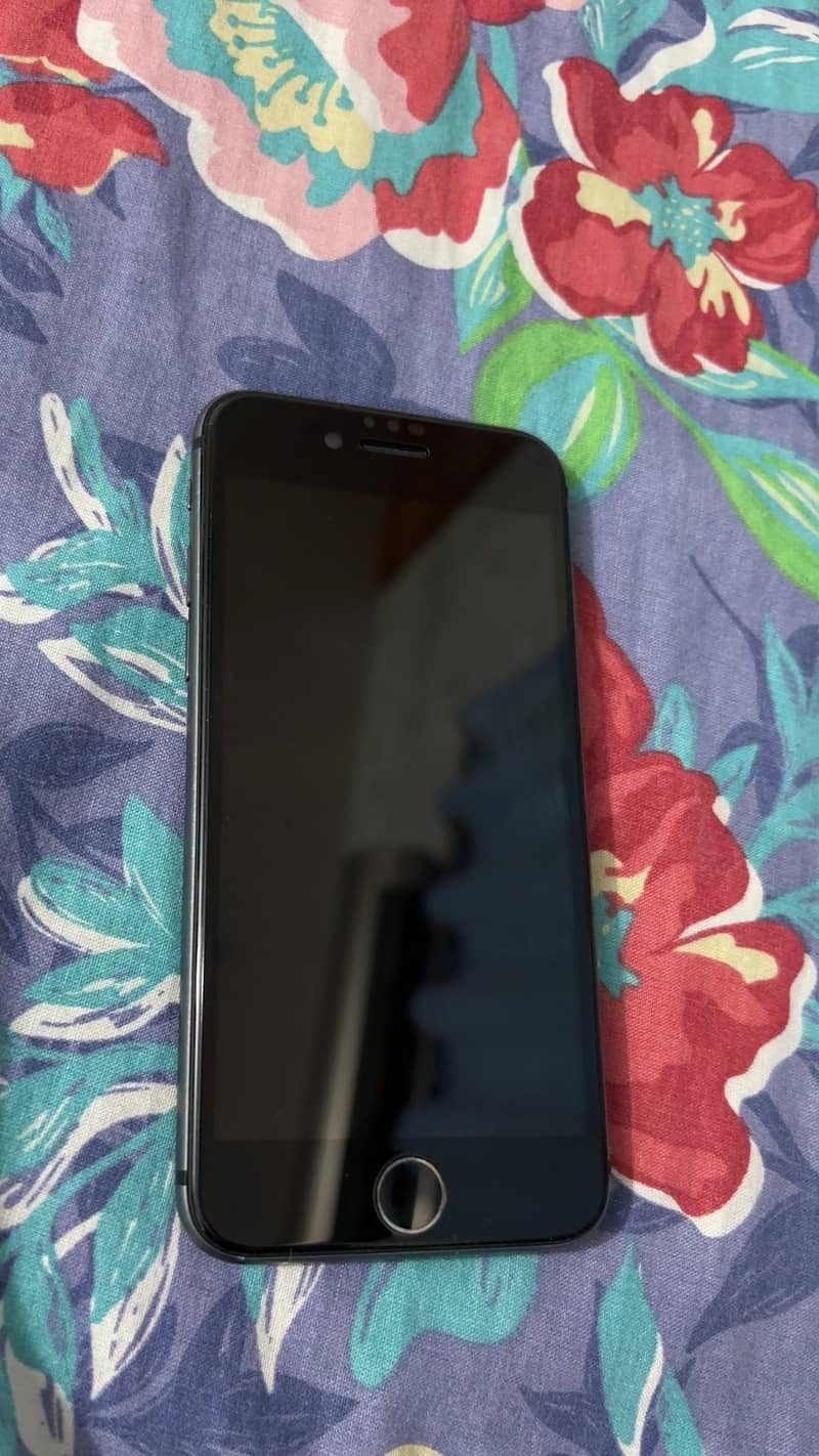 Apple iPhone 8 4