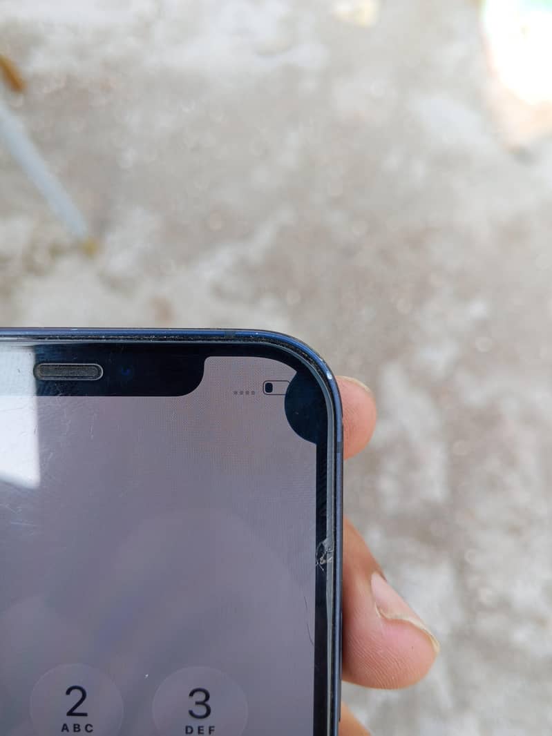 Apple iPhone 12 4