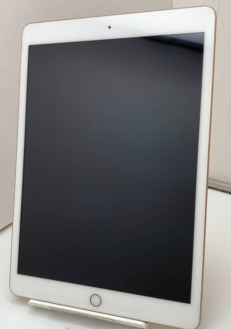IPAD ( 8th GENERATION ) 1