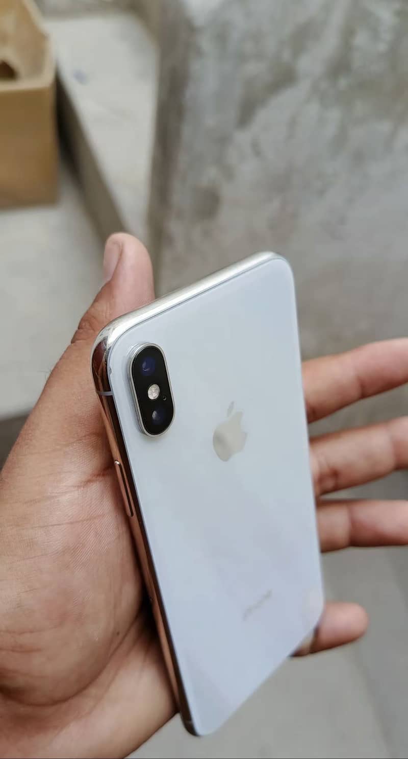 Apple iPhone X 3