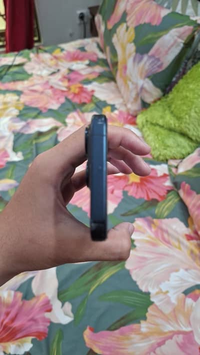 Iphone 15 pro jv 1tb 91% battery health very good condition