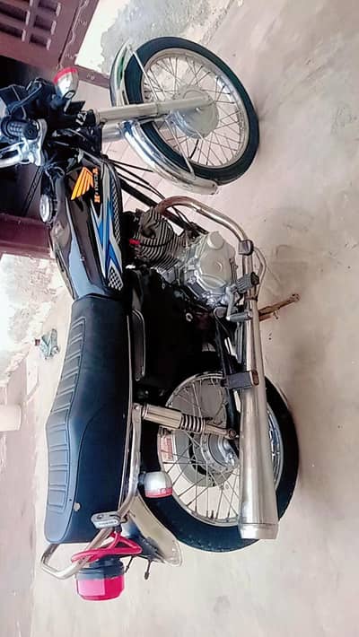 jiss Honda 10 model nay exchange karni ho wo rabta kren 60 finely