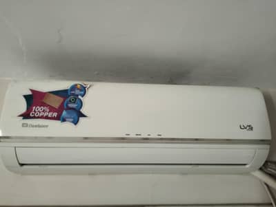 Dawlance LVS Plus 1 Ton AC with mint condition (under 100 hours used)