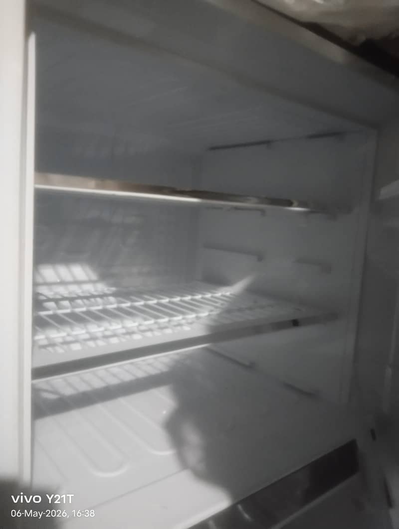 Refrigerator 1