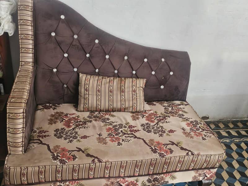 sofa good condition 2