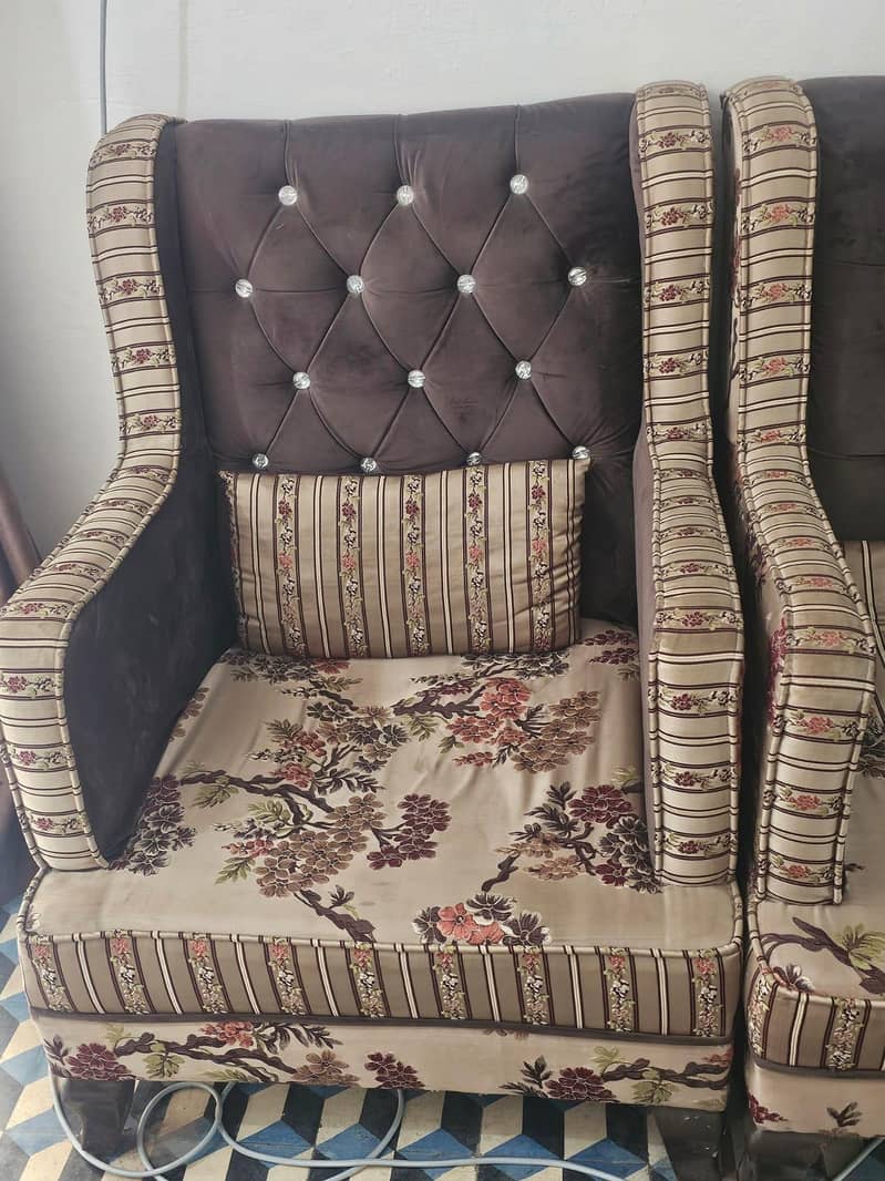 sofa good condition 3