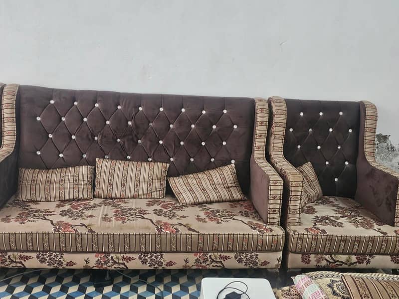 sofa good condition 6
