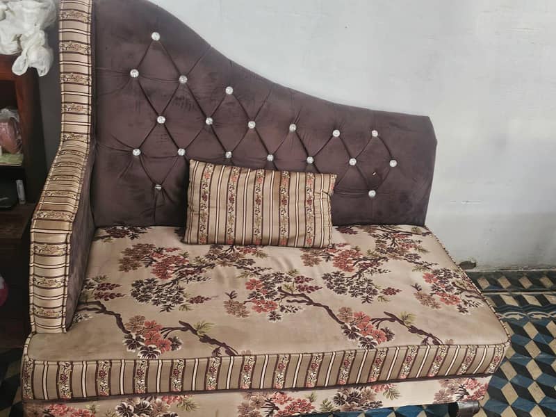 sofa good condition 7