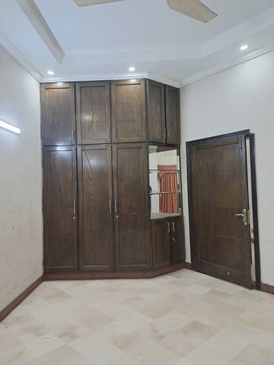 A House Of 10 Marla In Lahore
