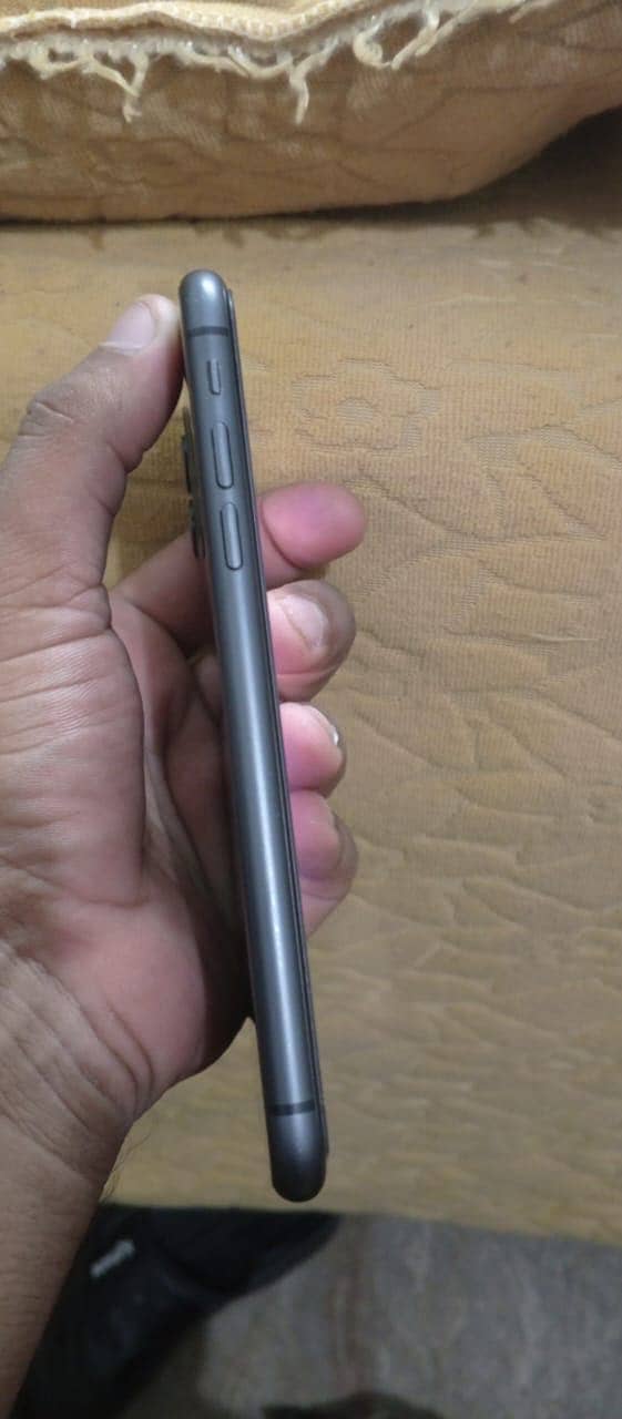 Apple iPhone 11 5
