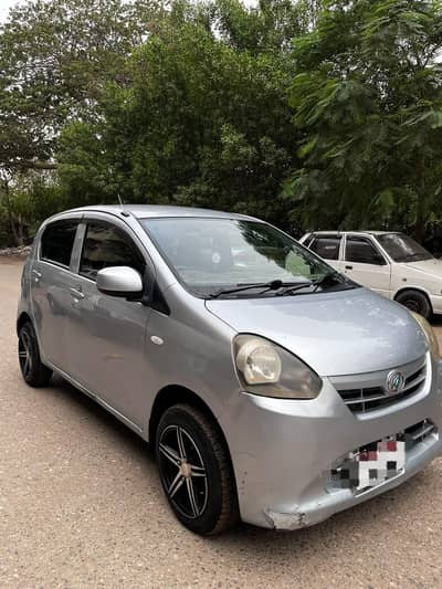 Daihatsu Mira 2012