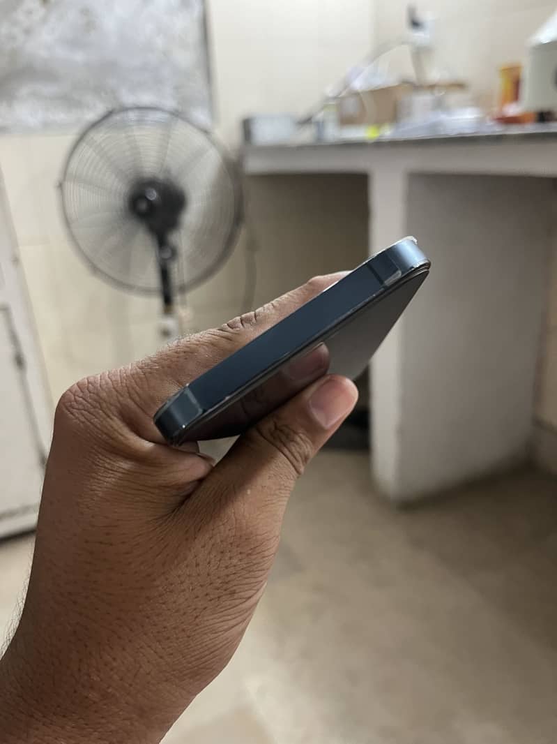 Apple iPhone 12 Pro 1