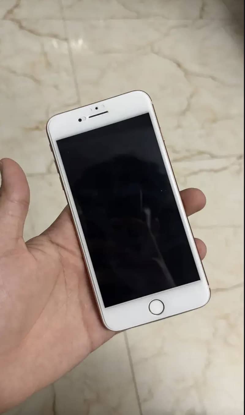 Apple iPhone 8 Plus 3