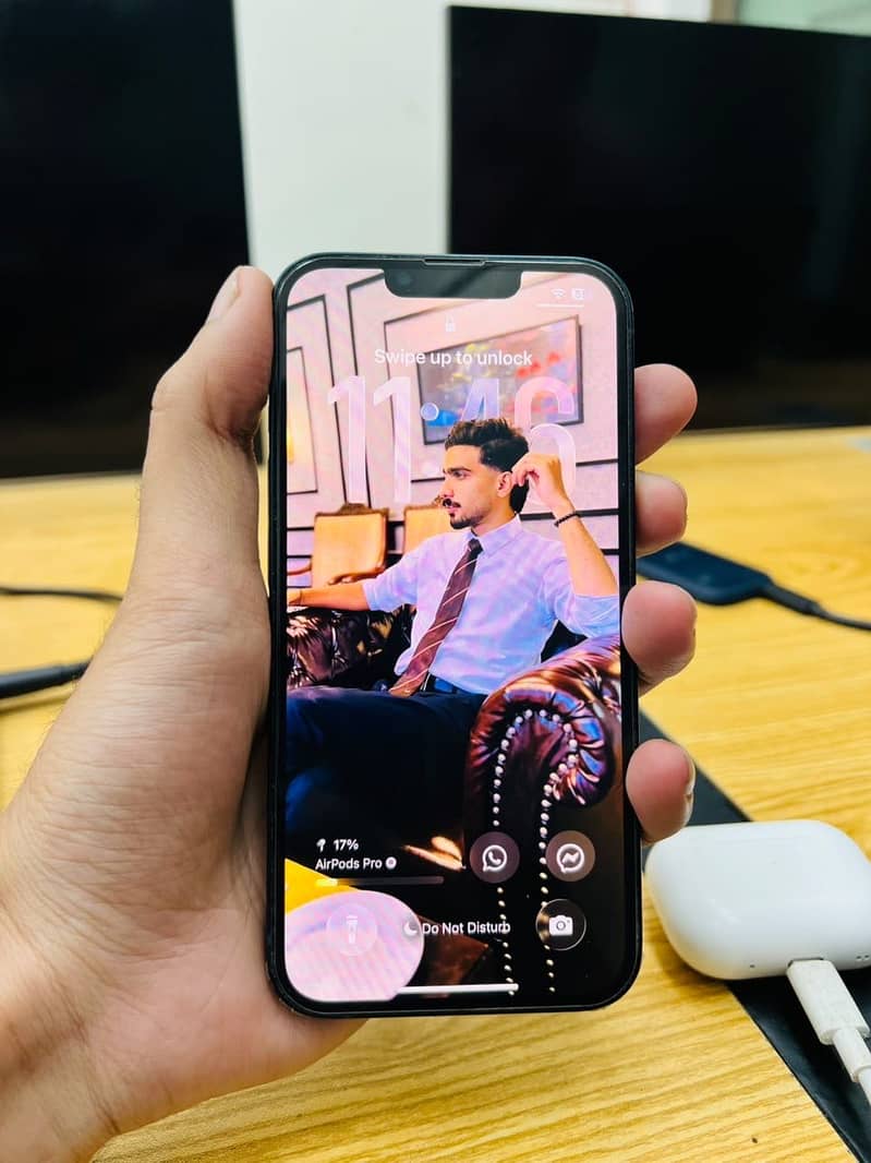 Apple iPhone 13 0