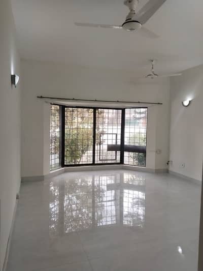 Triple Storey One Kanal House For Rent I. 8.3