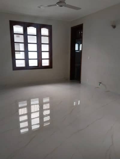Triple storey Full House Available For Rent I. 8.3