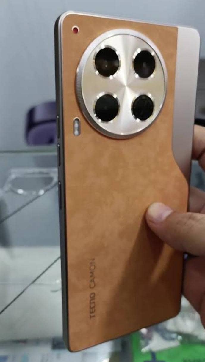 Tecno CAMON 30 1