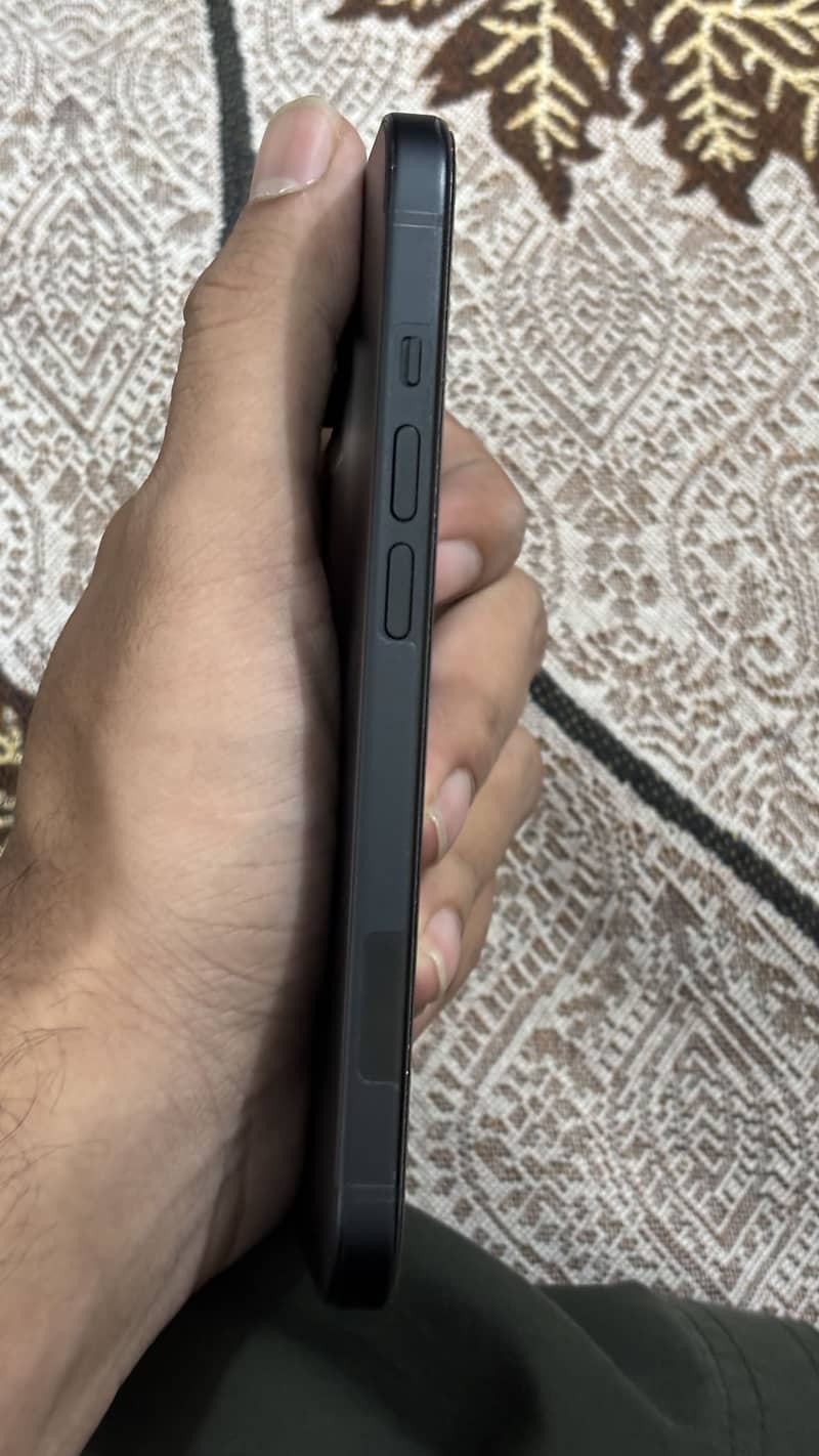 Apple iPhone 15 2