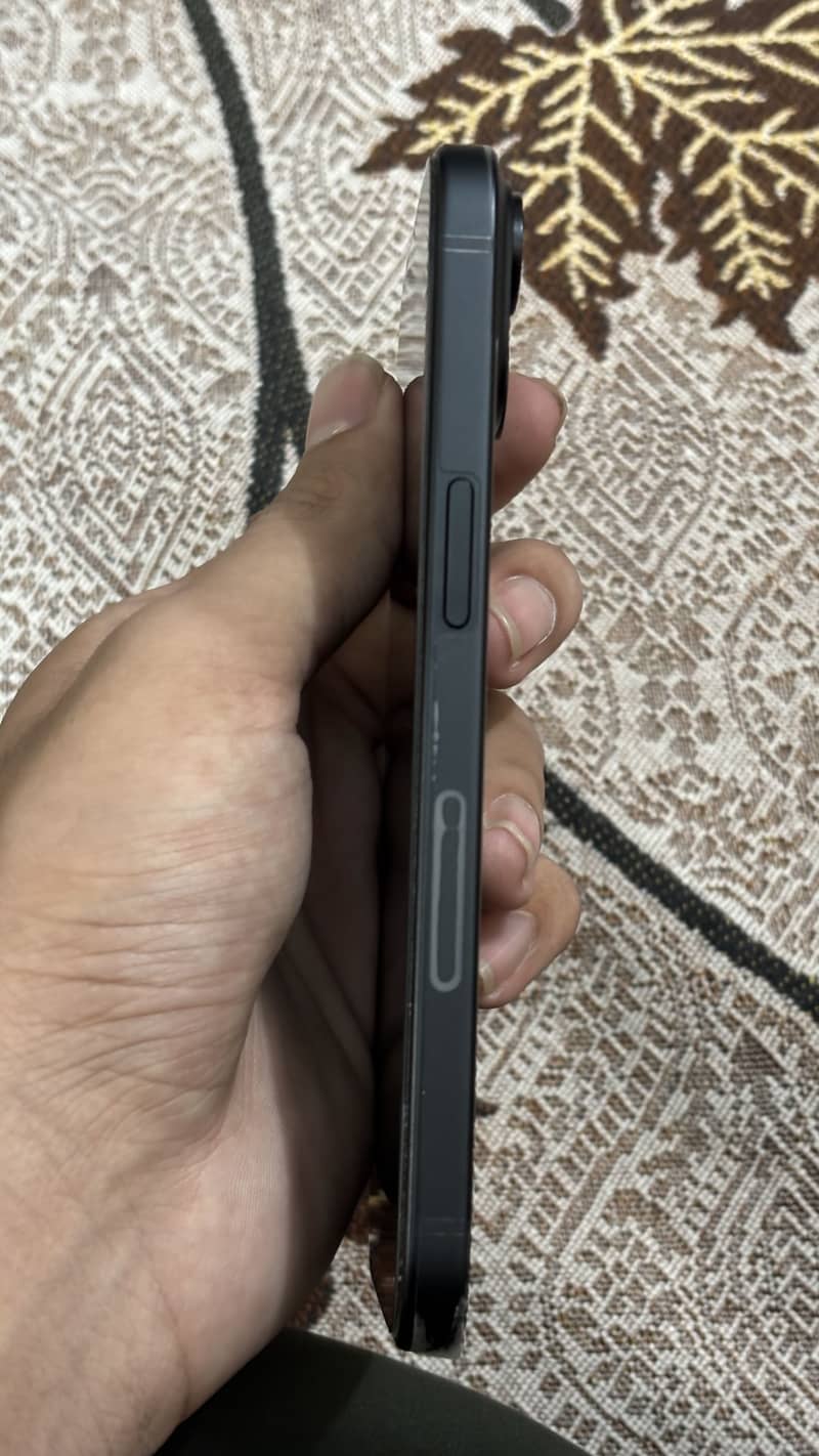 Apple iPhone 15 3