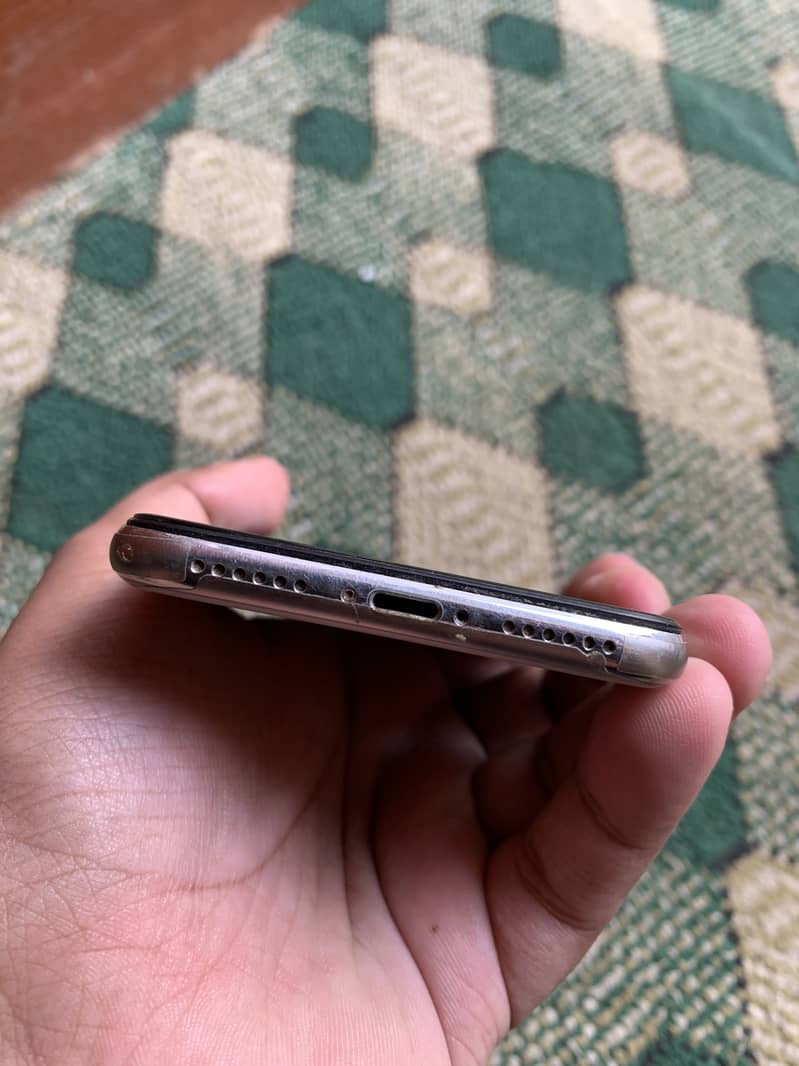 Apple iPhone X 3
