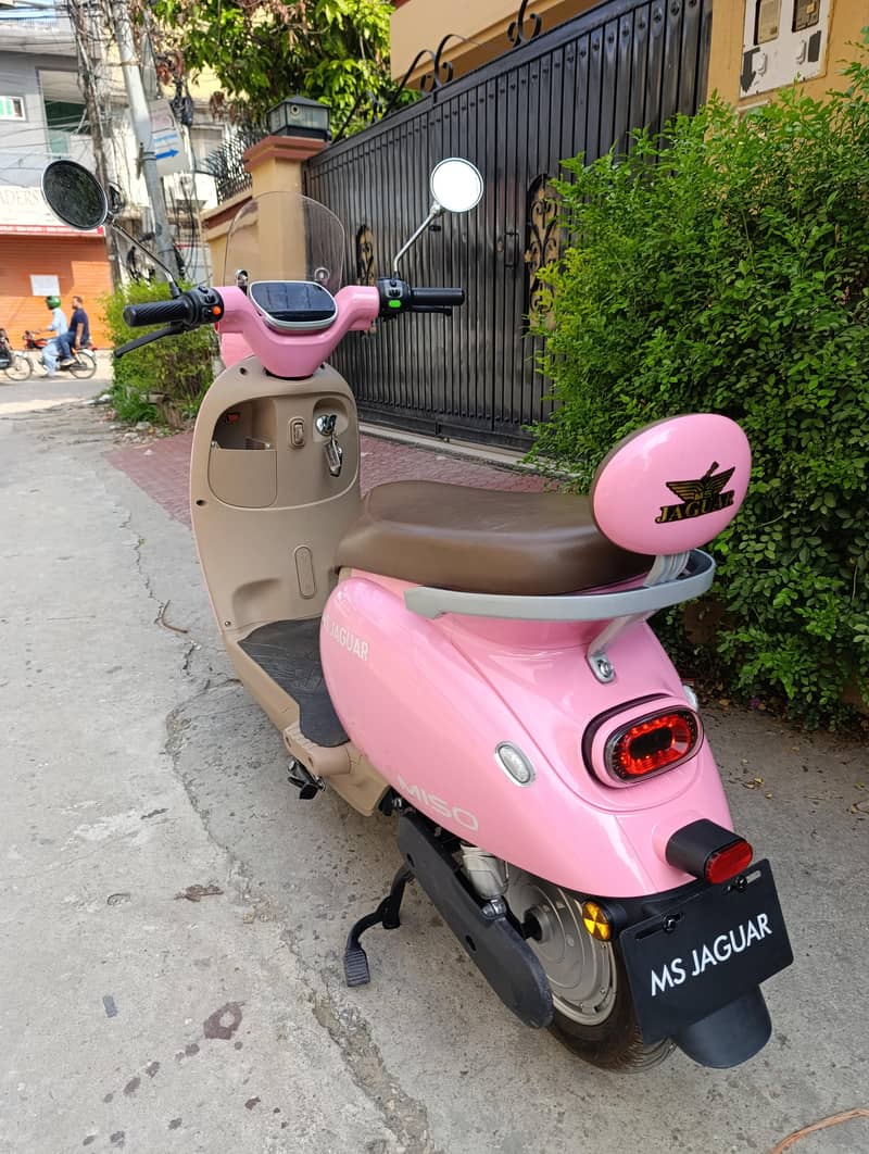 Scooty 4