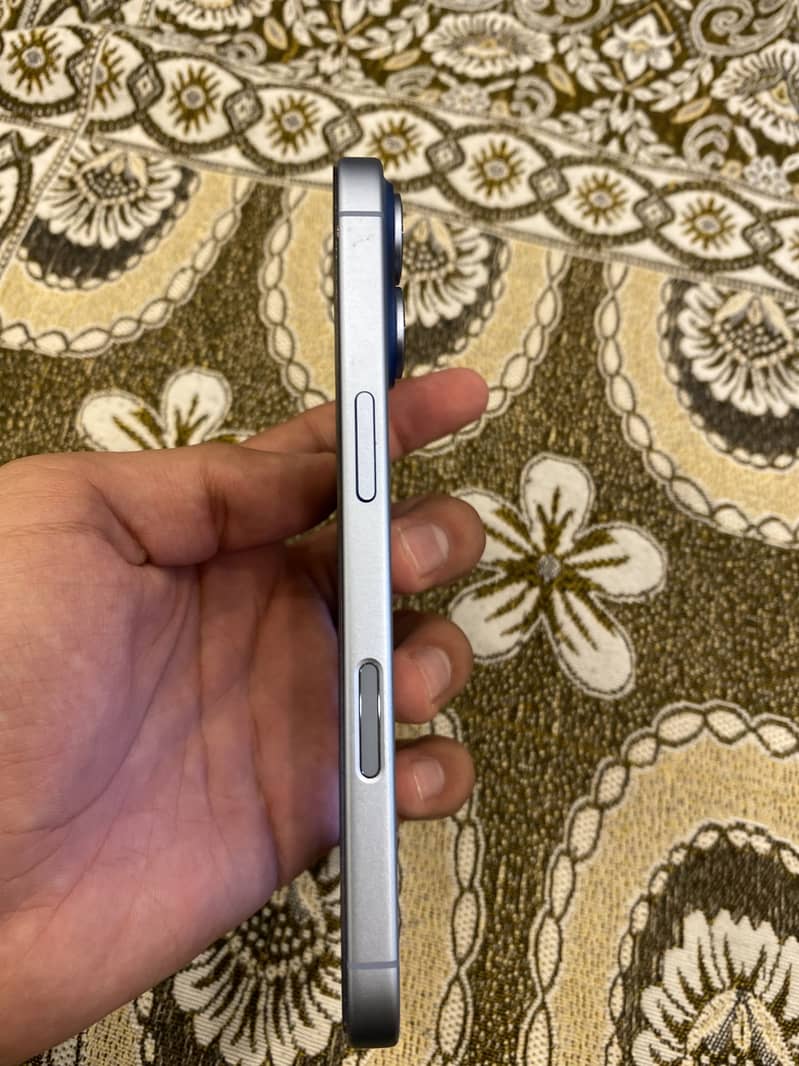 Apple iPhone 17 5