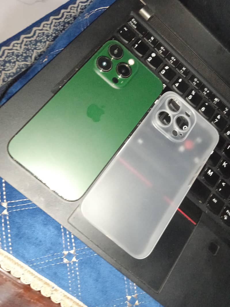 Apple iPhone 13 Pro 4