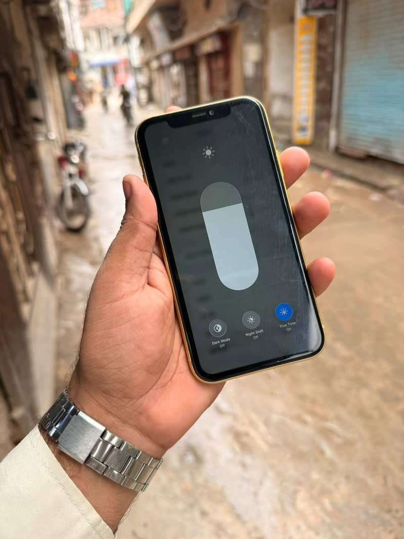 Apple iPhone 11 3