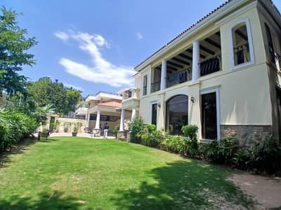 F6 2500 sqy house For rent