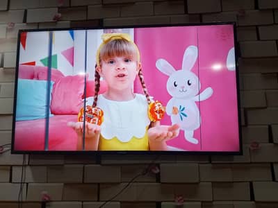 aoa dear LG ka bord instal krwaya howa Hy Netflix YouTube sab on Hy