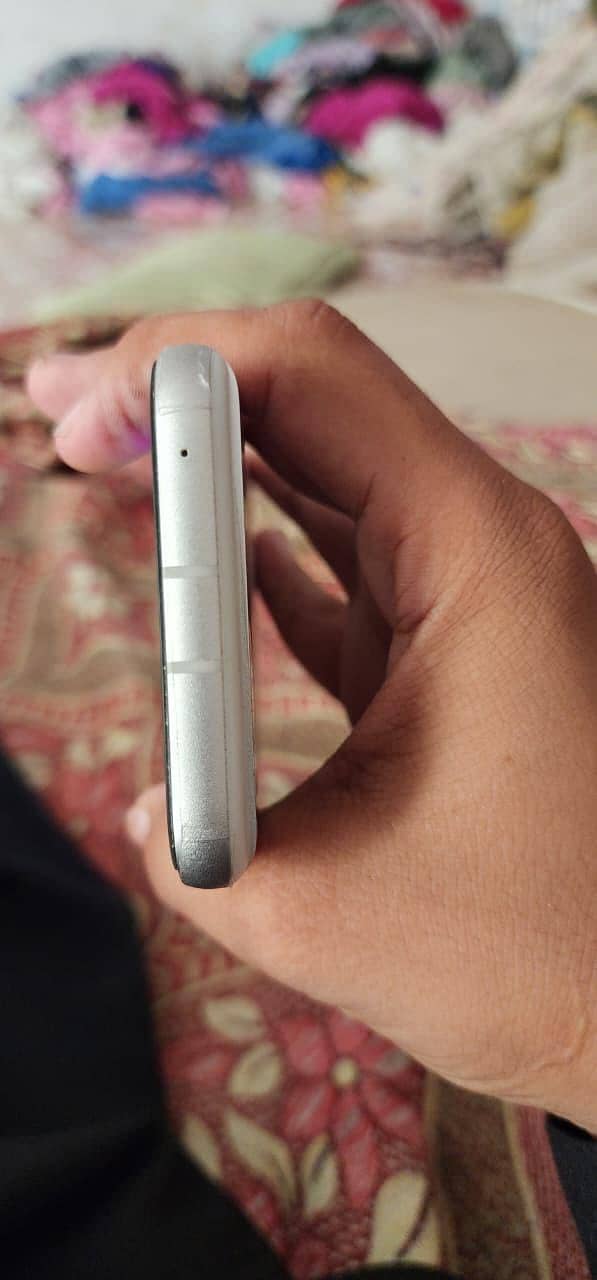 Google Pixel 8a 3
