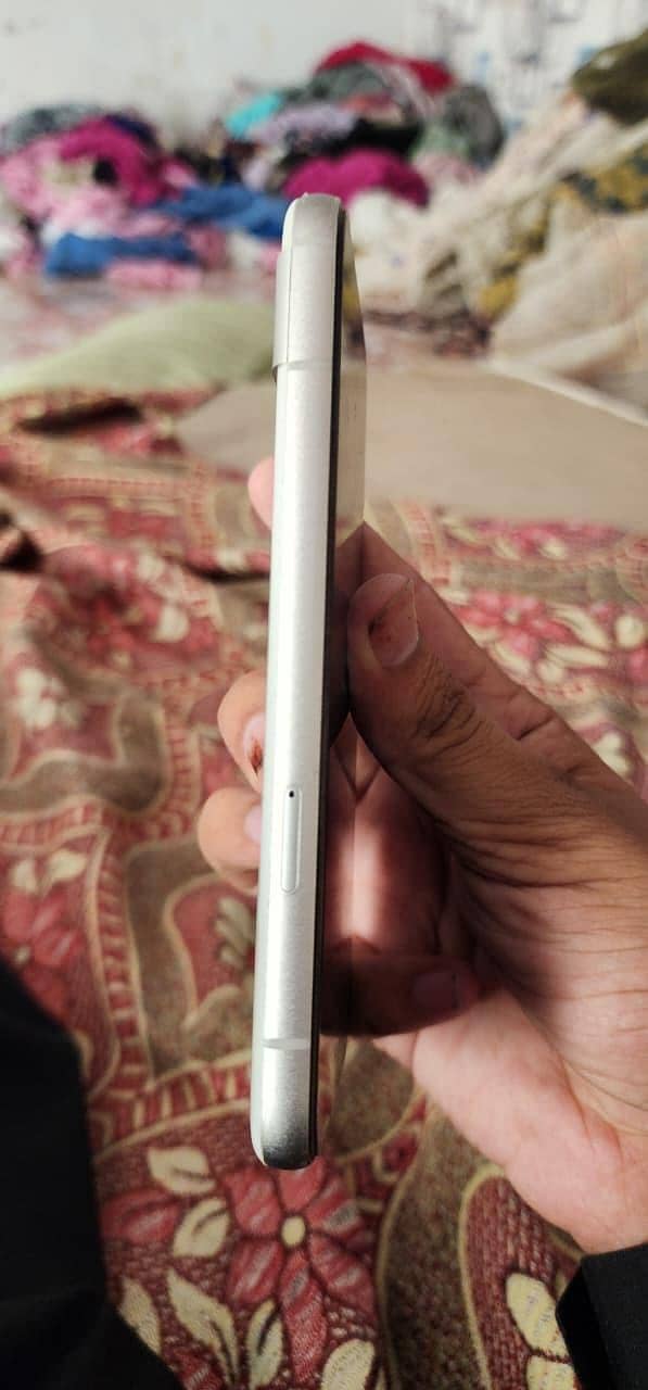 Google Pixel 8a 4