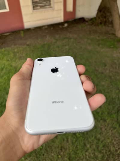 Apple iPhone XR pta approved 64gb water pack