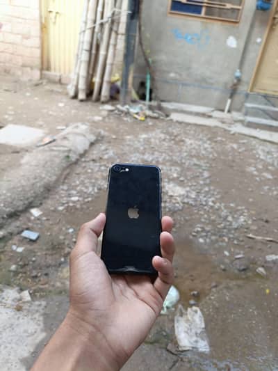 I phone se 20 20 khale phone he bas price 22k