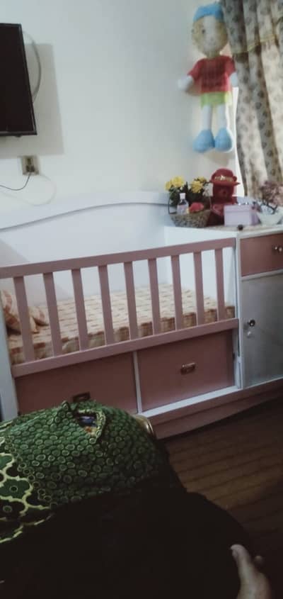 Baby coat full imported wood.  To heigh weheite