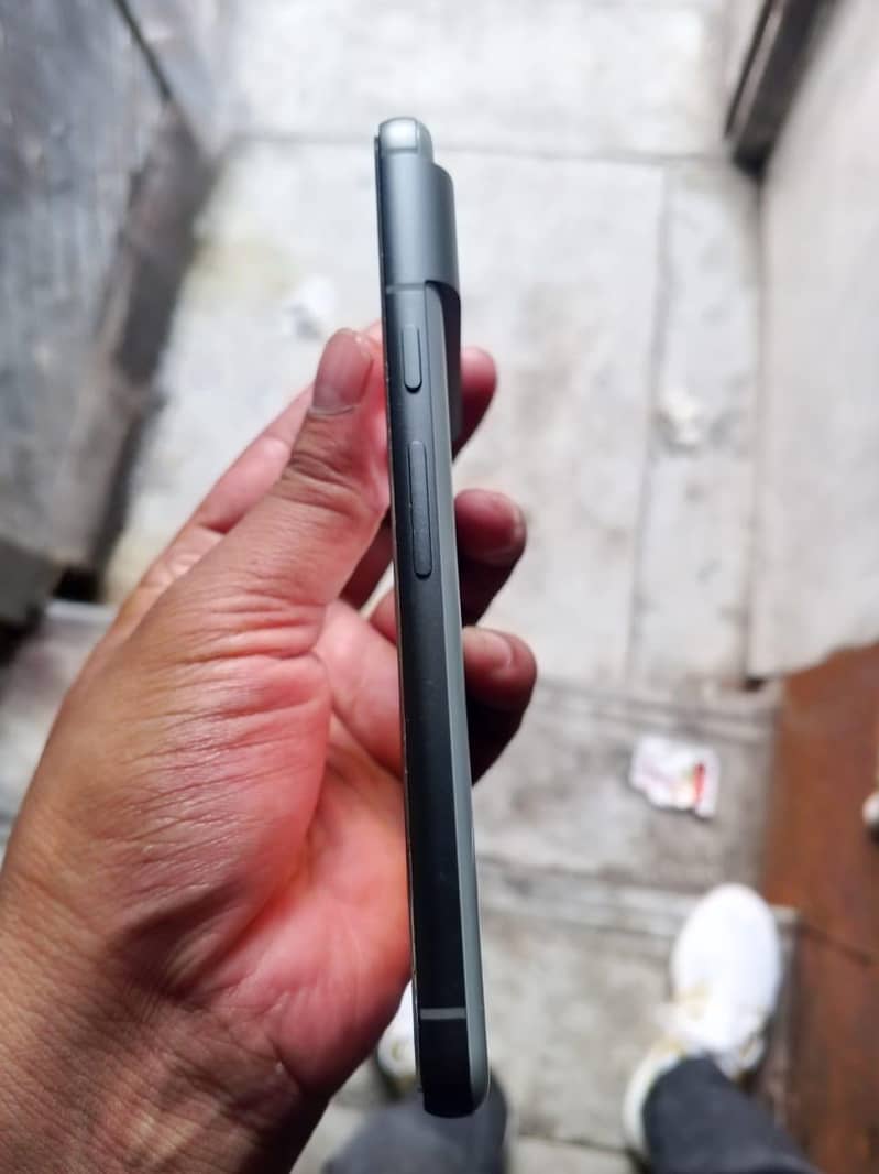 Google Pixel 8 2