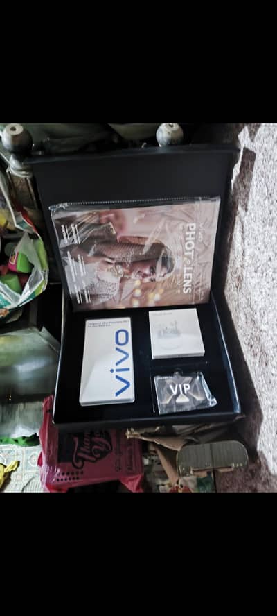 Vivo X300 Pro vip card buds gift box