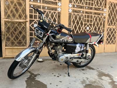 Honda cg 125 17 model condition 10 /10 new tare new ram